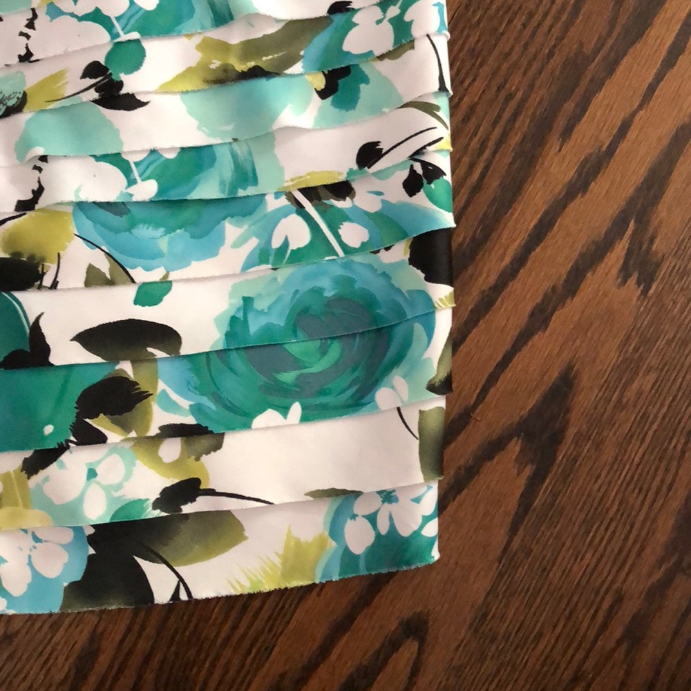 ๐3for$15๐ Fitted Ruffled Dress - Picture 2 of 5